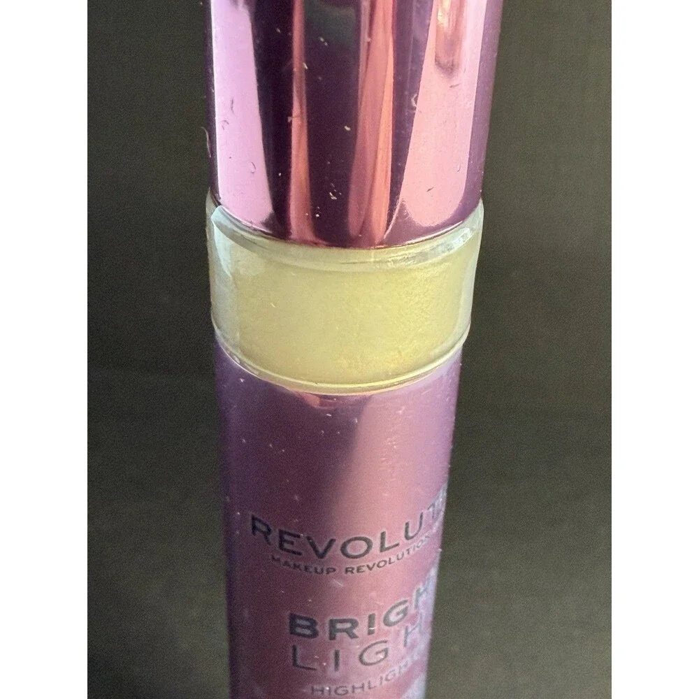 Revolution Bright Light Liquid Highlighter –Gold Lights & Quartz Glow